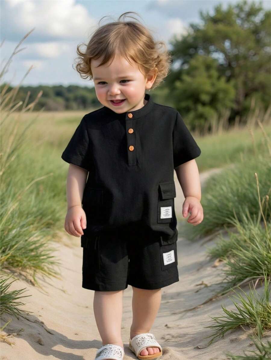 SHEIN 2 件套男婴/女婴刺绣领短袖半襟上衣和松紧腰短裤套装 - 黑色 - 查看 1