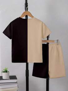 Young Boy Casual Simple Spliced Smiling Face Printed Short Sleeve T-Shirt And Shorts 2pcs Set - Multicolor - View 2