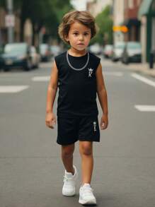 SHEIN Young Boy Summer Round Neck Cute Print Sleeveless Tank Top And Sports Shorts Set Summer Holiday