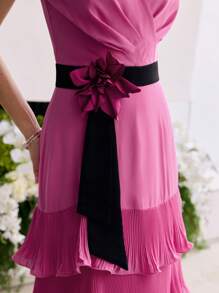 MOTF Soiréza VESTIDO DE CAPAS CON ESTAMPADO FLORAL ESTÉREO - Rosa Fucsia - Ver 2