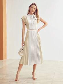 MOTF PREMIUM COLORBLOCK PLEATED DRESS