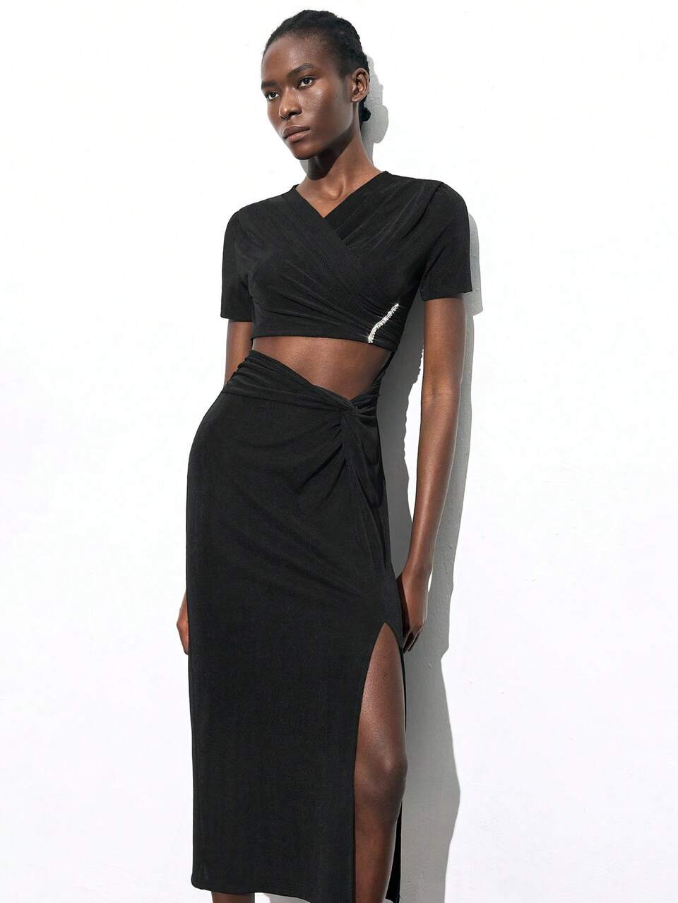 SHEIN Maija 2025 Summer Black Silver Short Sleeve Off-Shoulder Metal Buckle Design Cropped Top,70s Retro Night Out Party Music Festival Beach Vacation