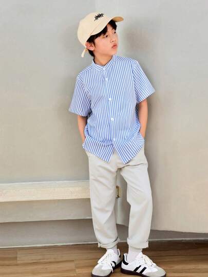 SHEIN Tween Boy Casual Slim Fit Stand Collar Striped Short Sleeve Shirt In White & Sky Blue, Versatile For Spring & Summer, Suitable For School, Home, Daily Wear, Sports, Birthday Party, Outing, Minimalist & All-Match