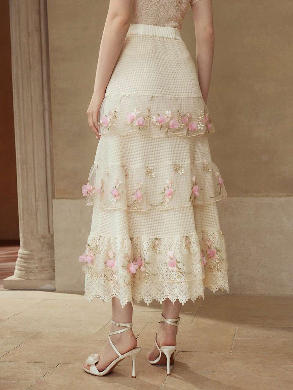 EMBROIDERY FLOWER CONTRAST LACE SKIRT