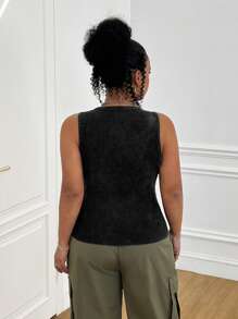 SHEIN EZwear Plus Size Vintage Washed Casual Everyday Button Neck Fitted Camisole Tank Top, Spring/Summer - Black - View 2
