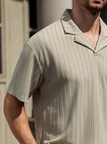 Manfinity Homme Men's Solid Color Turndown Collar Short Sleeve Casual Polo Shirt