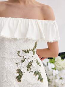 MOTF Soiréza FLORAL EMBROIDERY MERMAID HEM DRESS