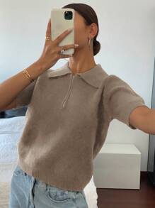 DAZY 女式修身纯色拉链 Polo 领短袖针织上衣，秋季服装 - 杏色 - 查看 3