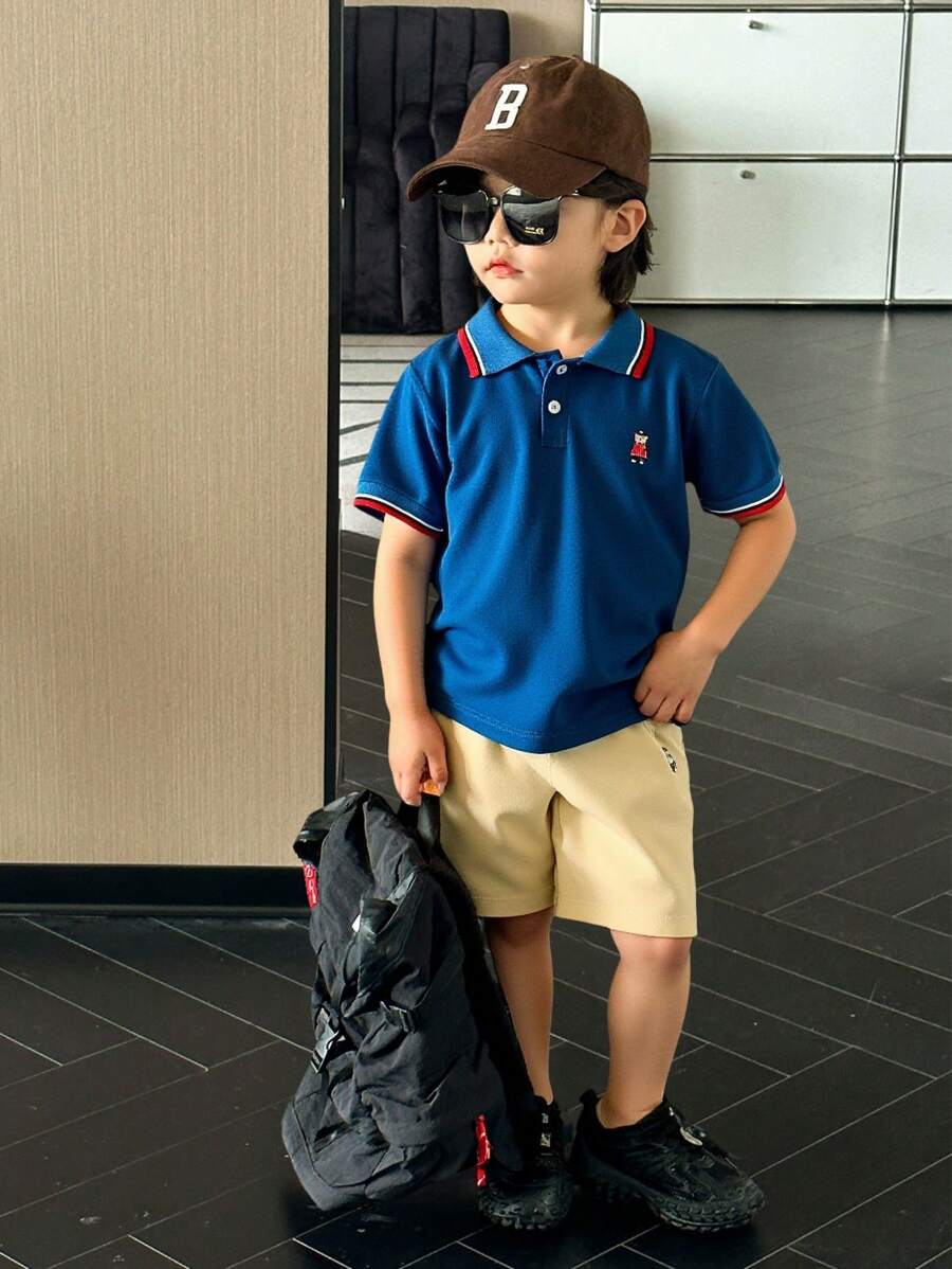 2 pezzi/set camicia polo a maniche corte stampata + pantaloncini kaki stampati per ragazzi, set versatile e confortevole adatto per uso quotidiano, all'aperto, viaggi, scuola, primavera/estate - Blu Navy - Visualizzare 1