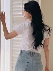 DAZY 女士圆领印花 T 恤，印有口号“幸福是最好的妆容”夏季