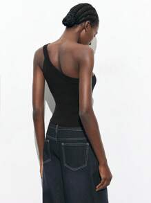 Maija 2025 Summer New Asymmetrical Cut Asymmetric Shoulder Black Knit Vest With Chic Metal Buckle Decoration, Elegant Casual Commute Romantic Urban Resort Wear Suitable For Outing, Party, Wedding, Music Festival, Graduation