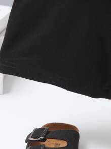 SHEIN Young Boy Summer Round Neck Cute Print Sleeveless Tank Top And Sports Shorts Set Summer Holiday