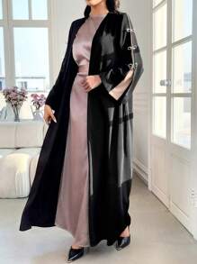 Al Najma Bata abaya modesta con panel de contraste, mangas acampanadas y adorno de cristal - Negro - Ver 4