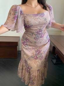 Dazy Petite Plus 加大码紫色花朵泡泡袖裹身裙，度假海滩风格春夏，荷叶边