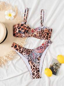 SHEIN Swim 2 件套女式 Springbreak 随机印花抹胸上衣和高腰性感短裤成人沙滩比基尼套装 - 彩色 - 查看 1