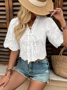 Breezaya 女式 V 领系带刺绣短袖衬衫（白色） - 白色 - 查看 6