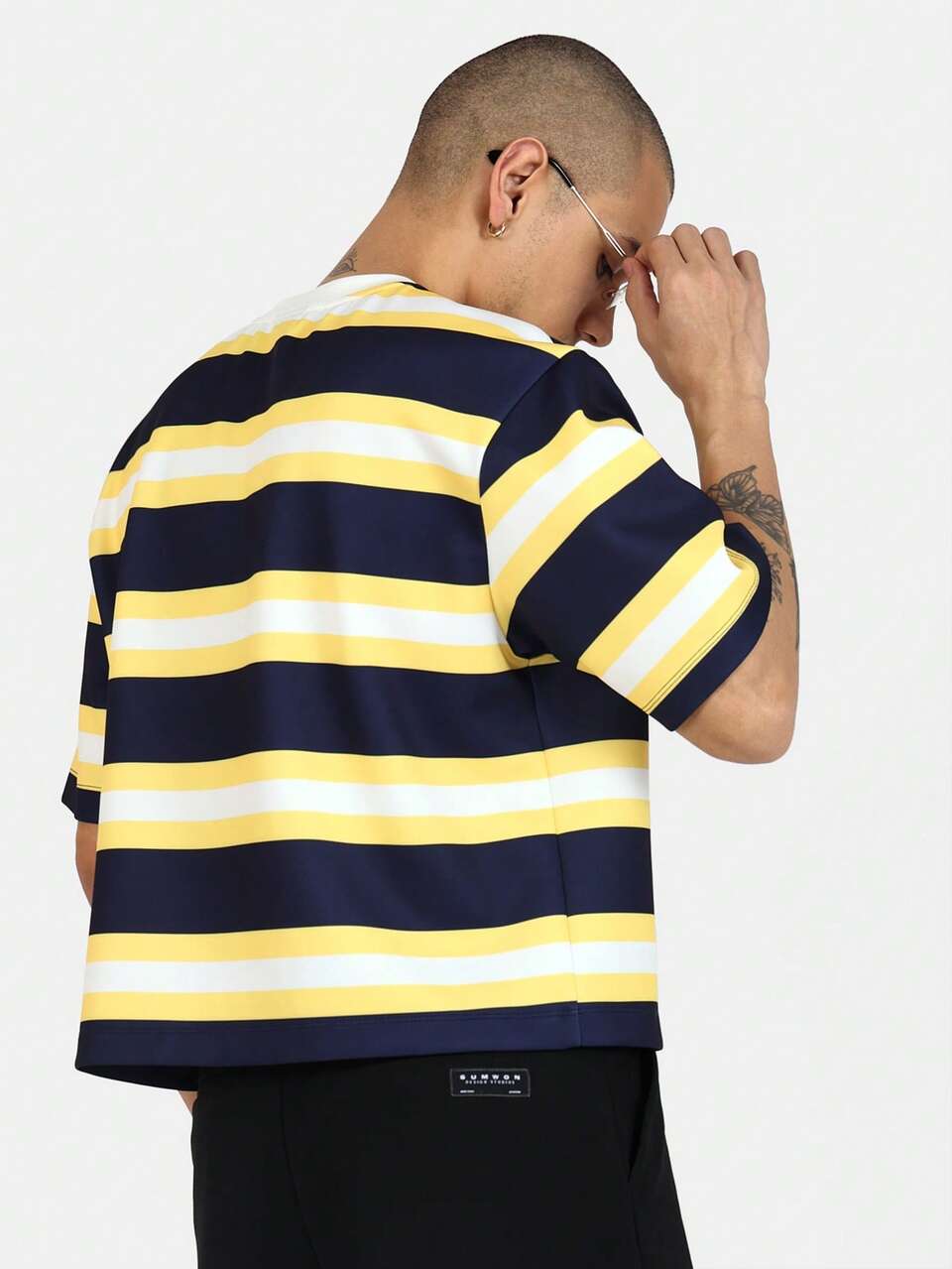SUMWON Premium Striped T-Shirt Casual Summer Crew Neck Athletic Fit Short Sleeve Streetwear Urban Casual Weekend Essential Tee Modern Fashion Statement