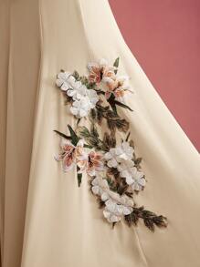 MOTF PREMIUM 方领拼色贴花长裙，情人节装 - 杏色 - 查看 2