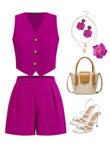 Ellevyn Mujer elegante de verano, que lleva un chaleco de lino morado rojo con escote en V y decoración de botones, y shorts de lino elásticos, adecuado para diversas ocasiones como vacaciones de verano, viajes elegantes y traslados diarios