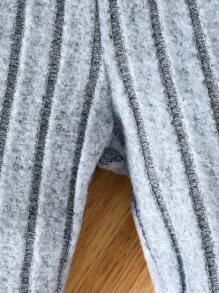 SHEIN 2 件套新生儿休闲彩色口袋舒适条纹针织圆领长袖 T 恤和松紧腰裤套装，适合春秋冬季