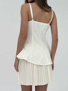 Aloruh 法式优雅荷叶边纽扣腰长吊带背心和纯色褶皱迷你裙 2 件套女士 - 白色 - 查看 3