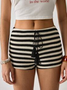 Easelle 黑白条纹针织紧身短裤，简约时尚，适合夏天