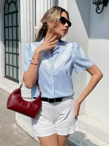 SHEIN Unity 女式蓝白条纹衬衫，前部带蕾丝边 - 藍色 - 查看 3