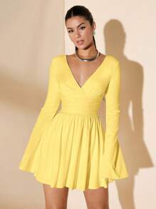 SHEIN BAE Spring/Summer Vacation Solid Color Minimalist Daily Sexy Deep V-Neck Long Sleeve Ruffle Sleeve Cinched Waist Ruched Mini Dress For Women - Yellow - View 4