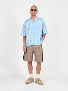SUMWON Camisa de diseñador estilo resort con estampado de pañuelo, corte relajado, abotonada, de uso casual, para vacaciones, playa, verano, primavera, estilo hawaiano, ropa urbana, para festivales y fiestas