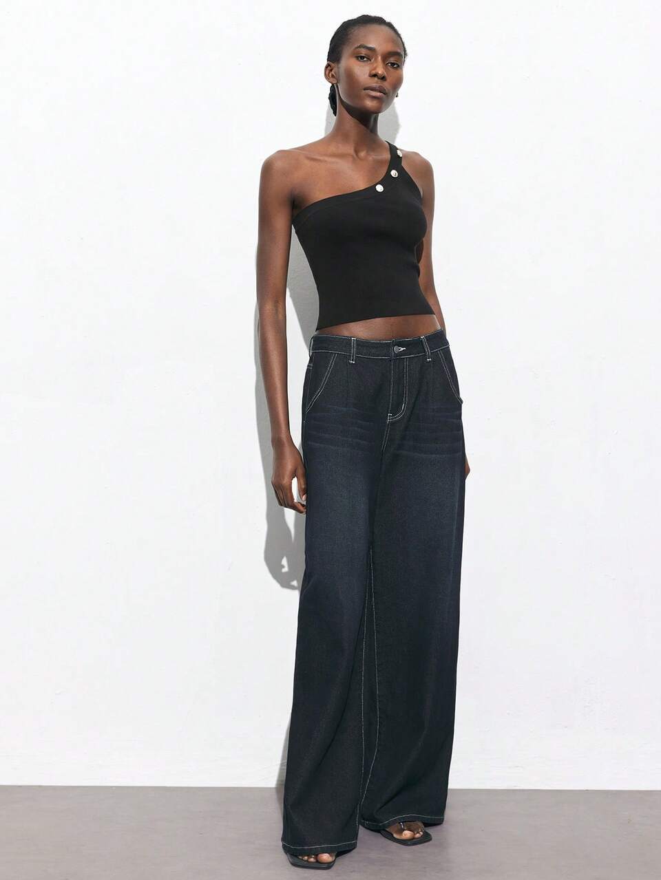 SHEIN Maija 2025 Summer New Chic Black Asymmetrical Cut One Shoulder Knit Vest,Metal Buckle Decoration Elegant Casual Resort Wear For Date Night,Party,Outing