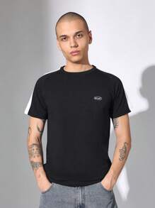 SUMWON Camiseta ajustada y musculosa con detalle de raya lateral, prenda esencial para entrenamiento, gimnasio, ocio y calle en verano, con pequeño diseño de logo