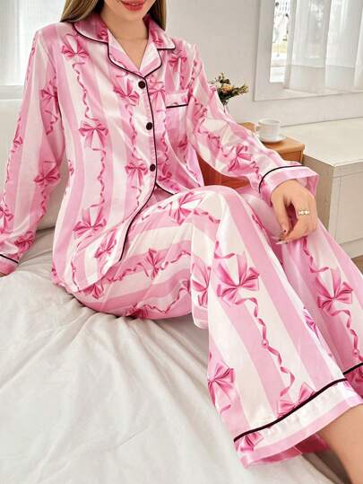 SHEIN Conjunto de pijama con estampado de lazo de cinta, cuello con muesca de seda sintética con lazo, ropa de otoño e invierno cómoda y elegante
