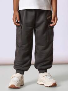 SUMWON 儿童运动慢跑运动裤，带大口袋、松紧袖口、舒适混纺面料，非常适合学校运动玩耍（3 条装） - 彩色 - 查看 7