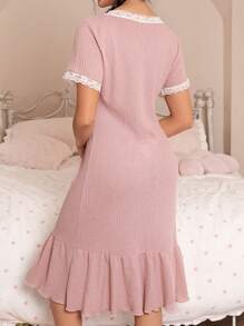 蕾丝拼布装饰纽扣休闲短袖荷叶边下摆女式睡袍