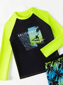 Tween Boy badmodetop met ronde kraag, lange mouwen en all-over print + zwembroekset
