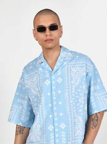 SUMWON Camisa de diseñador estilo resort con estampado de pañuelo, corte relajado, abotonada, de uso casual, para vacaciones, playa, verano, primavera, estilo hawaiano, ropa urbana, para festivales y fiestas