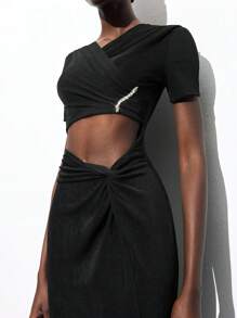 Maija Áo crop top hở vai tay ngắn màu đen mới 2025, đơn giản thời trang đa năng phong cách mùa hè lễ hội âm nhạc kỳ nghỉ bãi biển giản dị lãng mạn khu nghỉ dưỡng đô thị thích hợp cho tiệc đi chơi tiệc cưới khách mời mùa tốt nghiệp cổ điển - màu đen - Xem 1