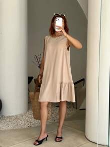 SHEIN Frenchy 大码女式宽松舒适杏色连衣裙，背部蝴蝶结设计，休闲时尚装扮，适合春夏季外出、约会、度假 - 杏色 - 查看 4