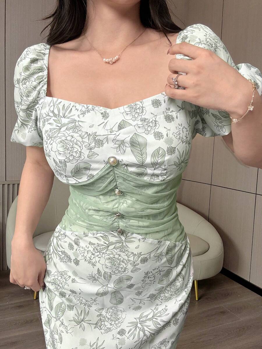 Modelyn 方领泡泡袖收腰复古风格精致碎花中长连衣裙