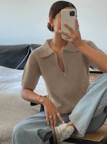 DAZY 女式修身纯色拉链 Polo 领短袖针织上衣，秋季服装 - 杏色 - 查看 4