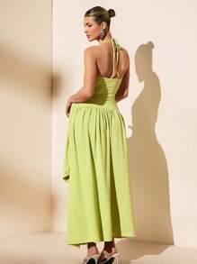 SHEIN BAE Conjunto de 2 piezas para mujer con body de escote en V sexy y versátil de verano + falda con abertura y dobladillo con lazo para playa y resort - Verde - Ver 2