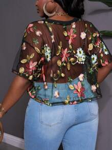 SHEIN CURVE+ 大码女式花卉刺绣时尚休闲宽松透明短袖衬衫，适合波西米亚风度假 - 彩色 - 查看 2