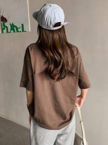 DAZY 刺绣字母图案落肩T恤 超大T恤 学院风上衣 - 咖啡棕 - 查看 4