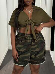 Slaydiva Nouveau printemps et été Chemise décontractée col chemise col V-neck avant creux bretelles T-shirt à manches courtes + poches de travail tridimensionnelles sur les deux côtés Short camouflage Femmes Plus Deux pièces Ensemble-A - Vert - Voir 5