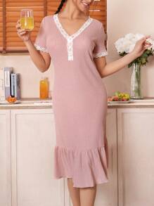 蕾丝拼布装饰纽扣休闲短袖荷叶边下摆女式睡袍