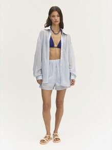 SHEIN Unity 纹理条纹薄纱短裤，前部纽扣设计，休闲百搭，为任何造型增添时尚感。