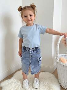 SHEIN Playful Pals 女婴休闲水洗牛仔紧身长裙，带侧袋，简约百搭风格，适合日常穿着 - 淺色水洗藍 - 查看 3