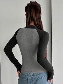 DAZY Camiseta de manga larga de cuello alto ajustada con bloques de color, ropa de otoño para mujer - Negro - Ver 3