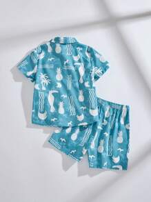SHEIN Kleine Jungen Set mit blau bedrucktem Kurzarmhemd und weiten Shorts - Blau - Übersicht 5