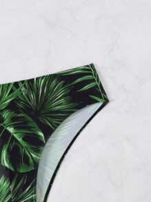 Manfinity KASUA Men's Tropical Print Beach Triangle Swimming Trunks - Black - View 3